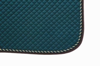 Mantilla acolchada con cord�n y ribete