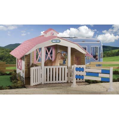 B688 - 3 Horse Stable (Establo) Colecci�n Classic
